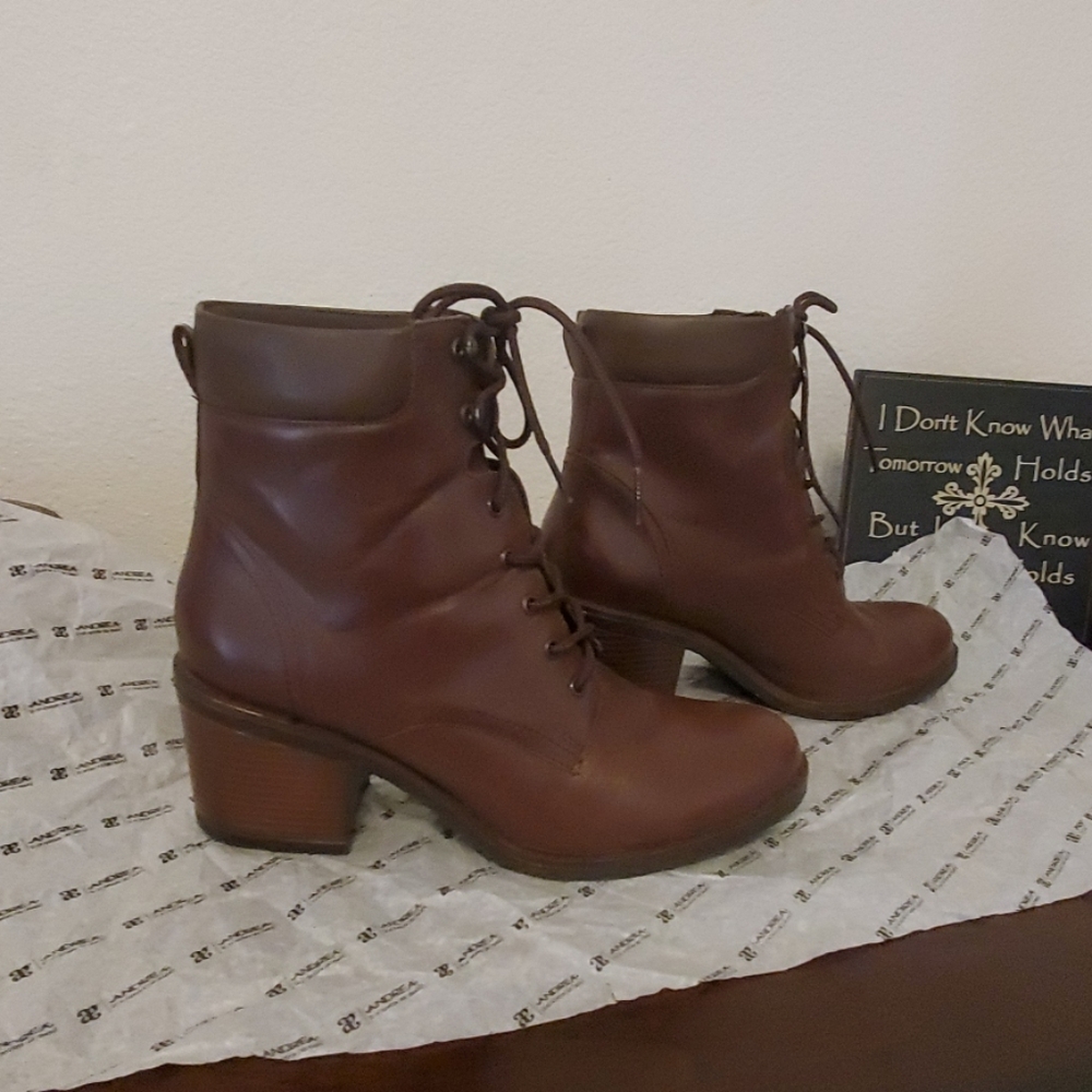 Leather lace up ankle boots.